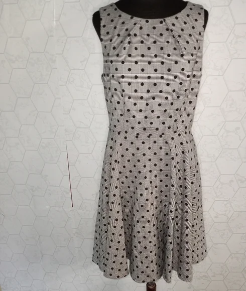 ELLE Plaid polka-dot flare dress in gray/black - Picture 12 of 16